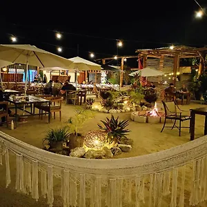 The - Food, Drinks And Transportation To The And Cenotes Auberge de jeunesse